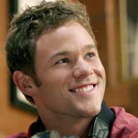 Aaron Ashmore Headshot