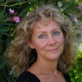 Mary Lightfine Headshot