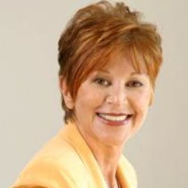 Sheila Warnock Headshot