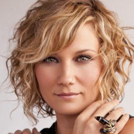 Jennifer Nettles Headshot