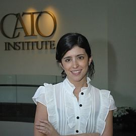 Gabriela Calderon de Burgos Headshot