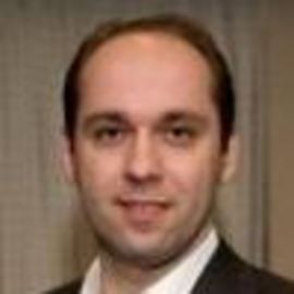 Cenk Aydin Headshot