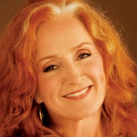 Bonnie Raitt Headshot