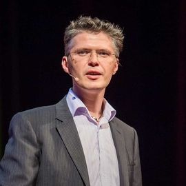 Charles Robertson Headshot