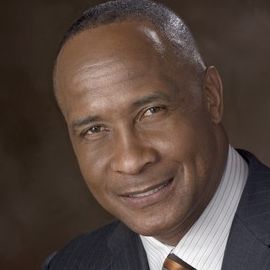 Lynn Swann Headshot