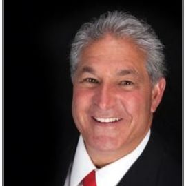 Steven Schussler Headshot