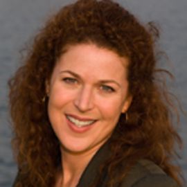 Karen Purves Headshot