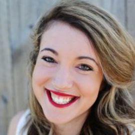 Hannah Brencher Headshot