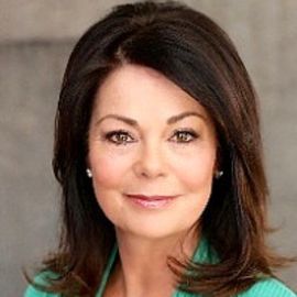 Trina Dolenz Headshot