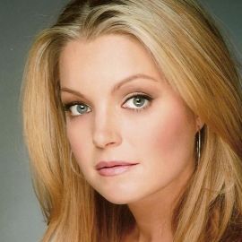 Clare Kramer Headshot