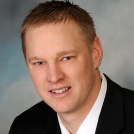 Aaron Thomas Headshot