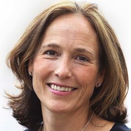 Holly Gordon Headshot