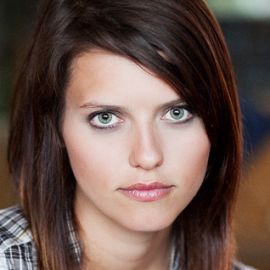 Kim Stolz Headshot