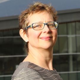 Janet Echelman Headshot