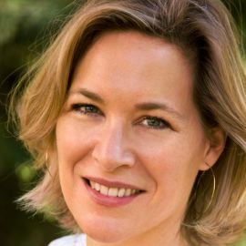 Caroline Arnold Headshot