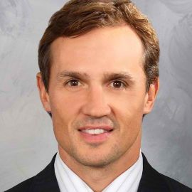 Steve Yzerman Headshot