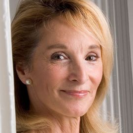 Amanda Burden Headshot