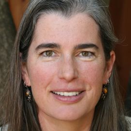 Catherine Mohr Headshot