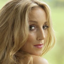 Ashley Monroe Headshot