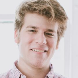Zach Sims Headshot