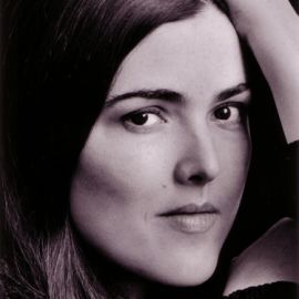 Amanda Filipacchi Headshot
