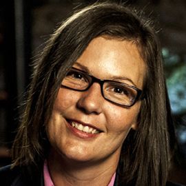Stacy Pearsall Headshot