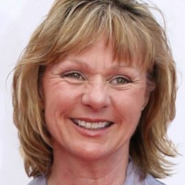 Dawn Engle Headshot
