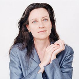 Dominque Browning Headshot