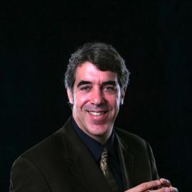 Eric Schwarz Headshot