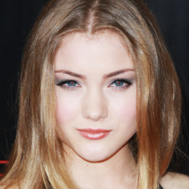 Skyler Samuels Headshot