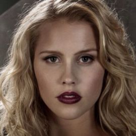 10 Potret Claire Holt Artis Asal Australia Pemain The Vampire Diaries