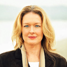 Amy Wallace Headshot