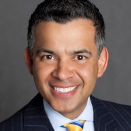 Julio Melara Headshot