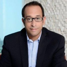 Vik Thapar Headshot