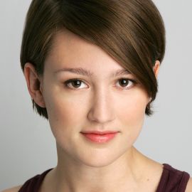 Laura Roeder Headshot