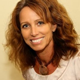 Annette Lynch Headshot