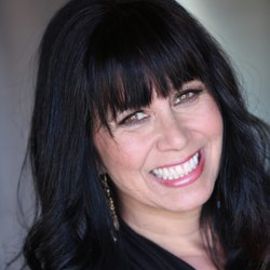Gina Kloes Headshot