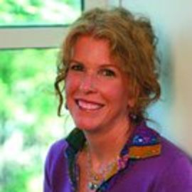 Mary Ehrenworth Headshot