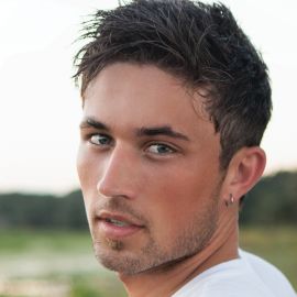Michael Ray Headshot