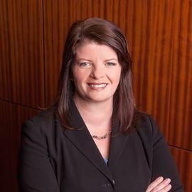 Elizabeth Ross Headshot