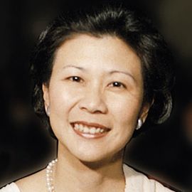 Solina Chau Headshot