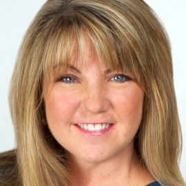 Heather Schultz Headshot