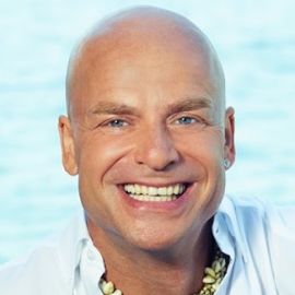 Tom Oliver Headshot