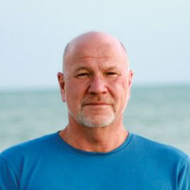 Randy Wayne White Headshot