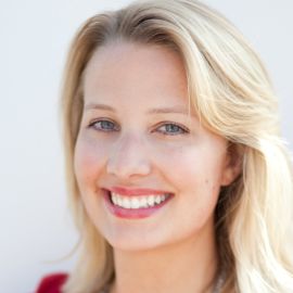 Elisha Krauss Headshot