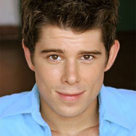 Travis Quentin Young Headshot