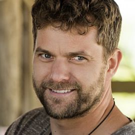 Joshua Jackson Headshot