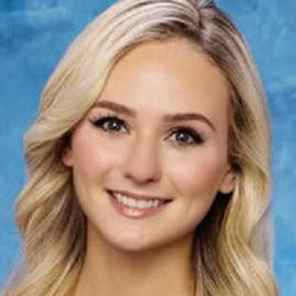 Lauren Bushnell Headshot