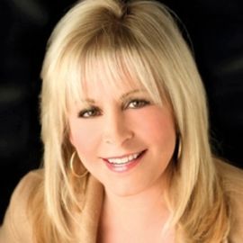 Christine Dumas Headshot
