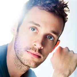 Wrabel Headshot